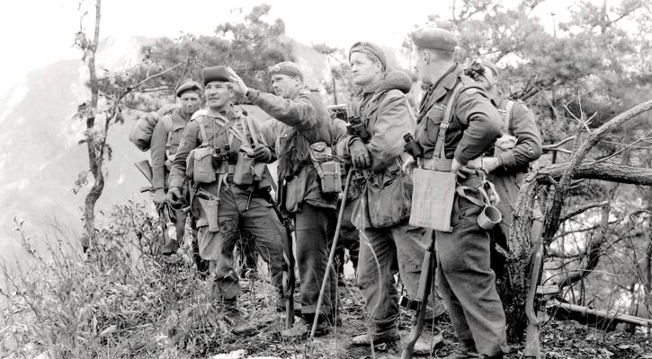 Sergeant Tommy Prince (second left) with Major George Flint and other officers of 2nd Battalion, Princess Patricia’s Canadian Light Infantry prior to a 1951 patrol. Prince, an aboriginal from Brokenhead Ojibway Nation, was one of Canada’s most decorated soldiers.