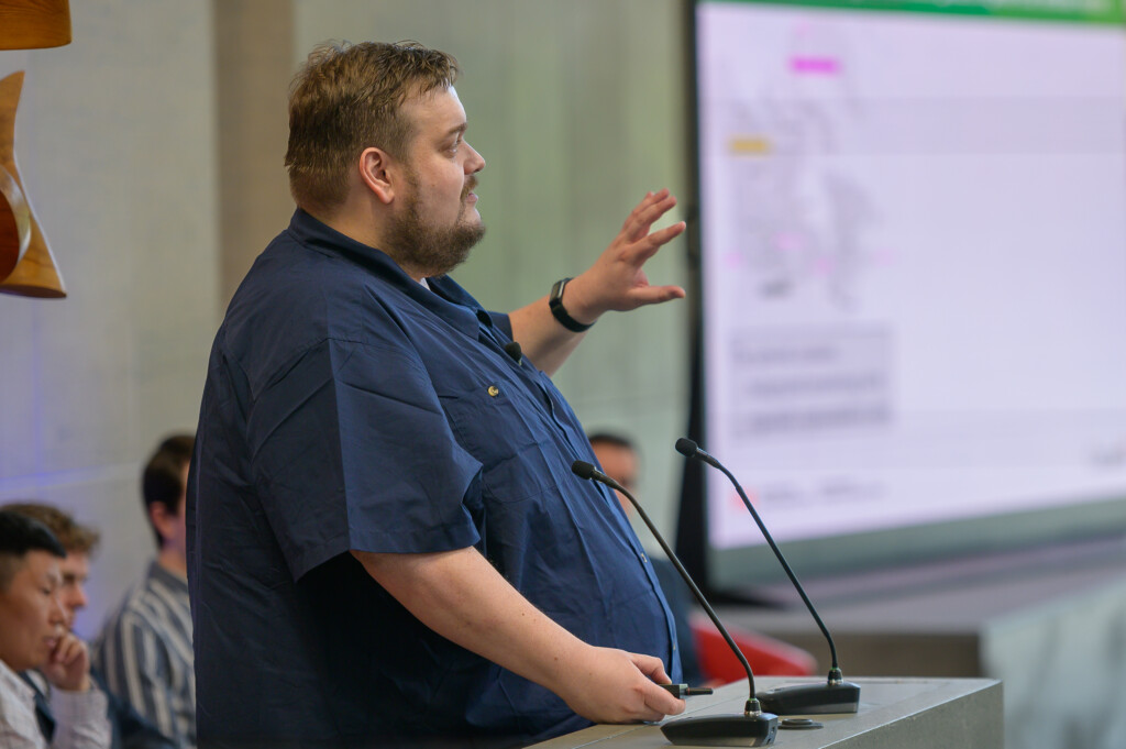 Felix Vogel explaining atmospheric observations and modeling for emissions assessment.