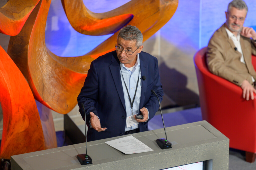 Tarek Abichou presenting landfill measurements and MRV strategies