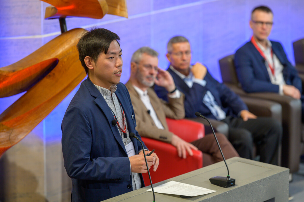 Sanghyeon Song discussing methane variability at Sainte-Sophie landfill.