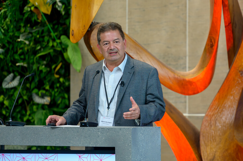 Alberto Alva discussing techno-economic analysis of mitigation pathways.