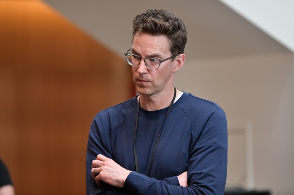 Attendees networking during CanCH₄ Symposium social hour