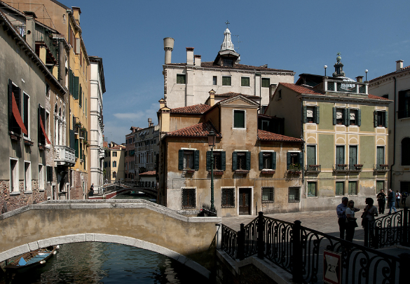 Quiet, picturesque piazza in Venice.