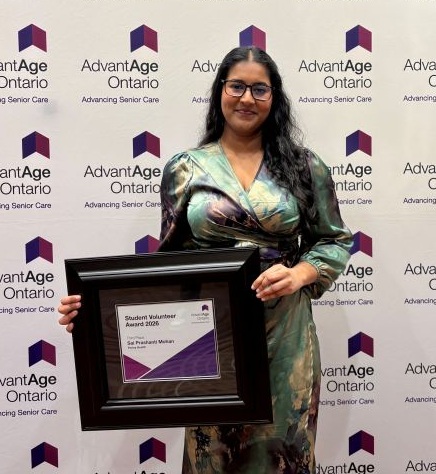 Prashanti Mohan with her frame award certificate