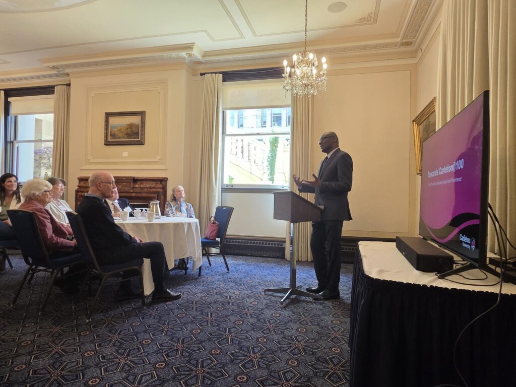 Photo of President Wisdom Tettey addressing the room at the alumni reception in Victoria, BC.