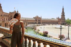 Image of student overlooking a plaza in Seville spain while on International Placement