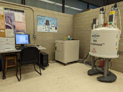 A picture of the avance 300 NMR spectrometer