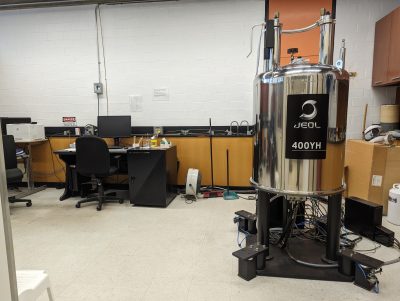 A picture of the ECZ 400 NMR spectrometer