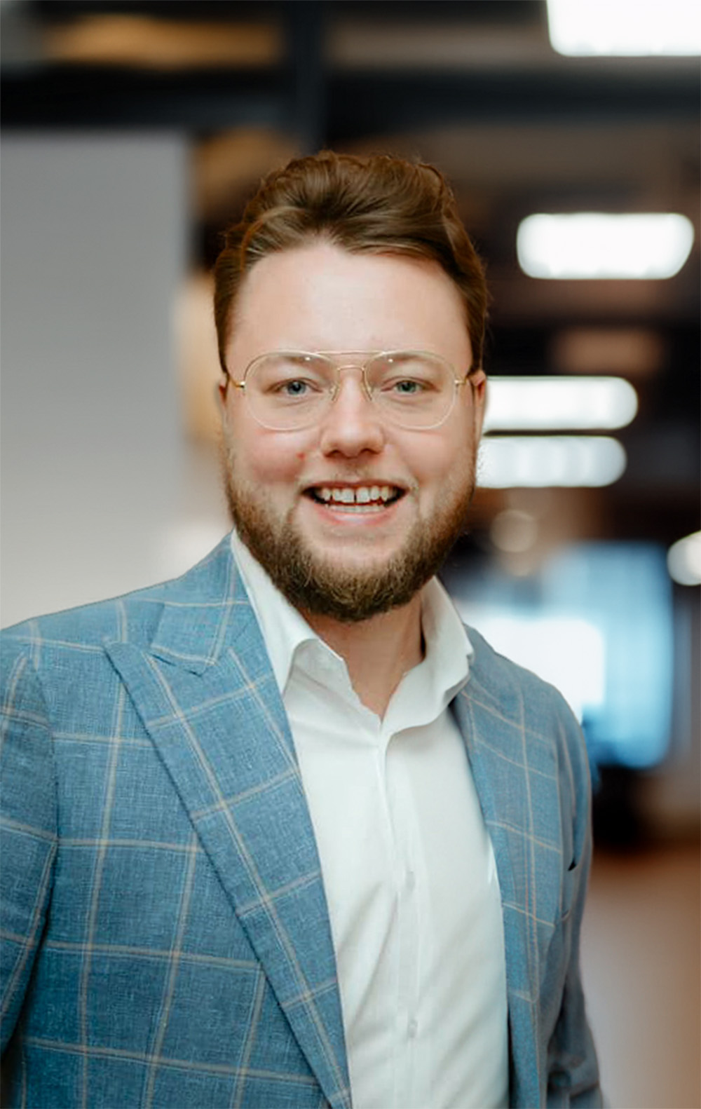 Headshot of Troy Curtis