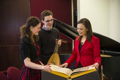 Alexis and students and lute