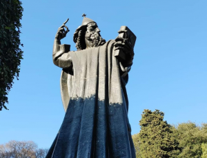 A large outdoor statue of a man