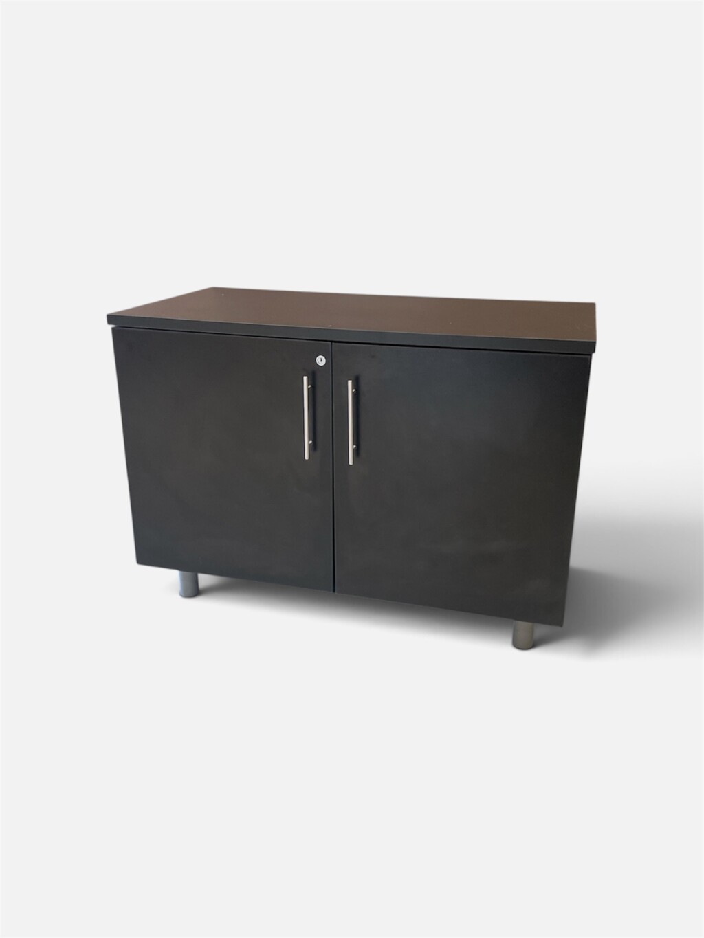 Low storage cabinet