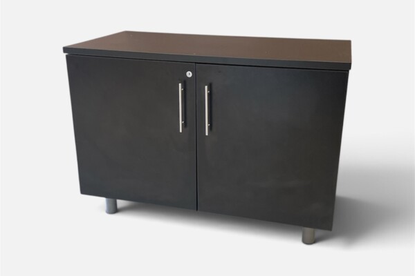 Low storage cabinet