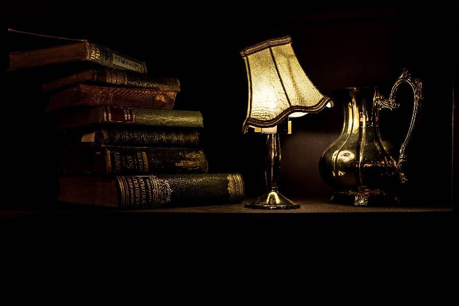 old library with lamp representing cuTheme block library