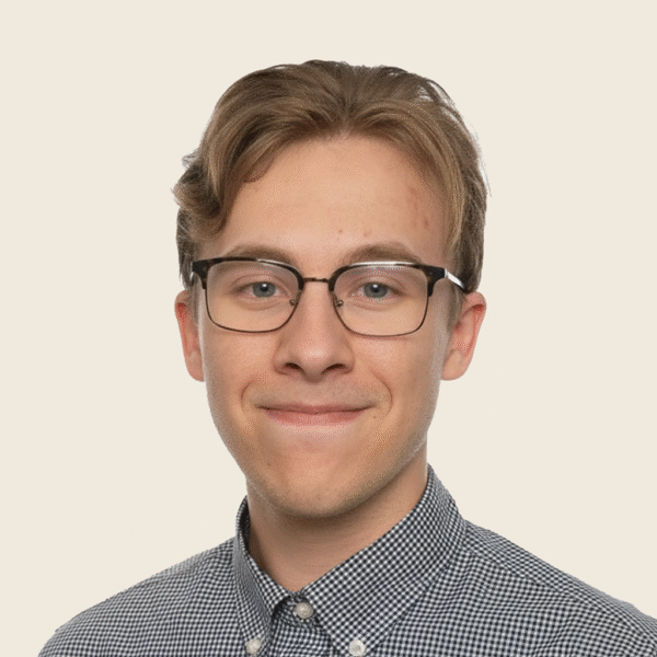 Headshot of Joey Villeneuve