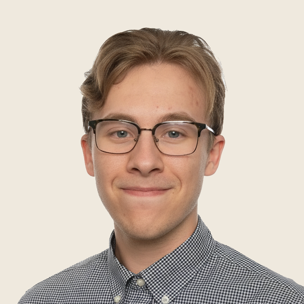 Headshot of Joey Villeneuve