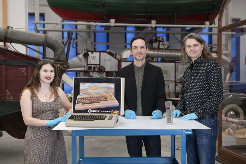 Student Angela Mortimer, Ingenium Curator Tom Everrett and Professor James Opp