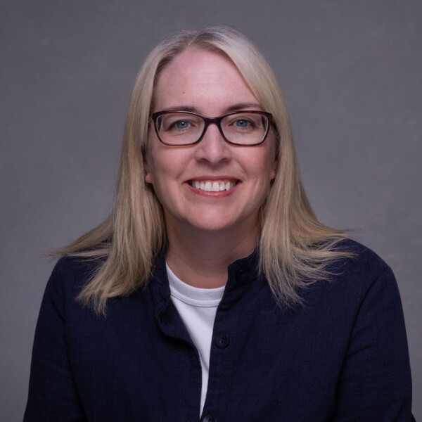 Karen Kelly headshot