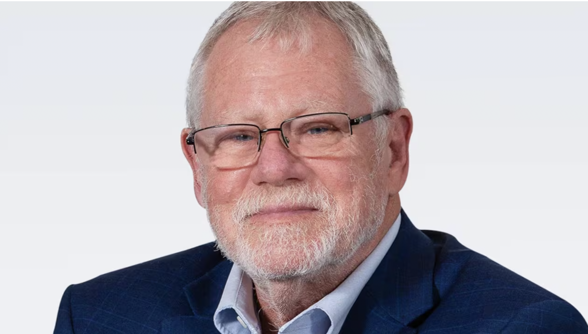 Journalism professor Elly Alboim