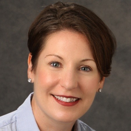 Amanda Dobbie headshot