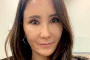 Hyounjeong looking at the camera