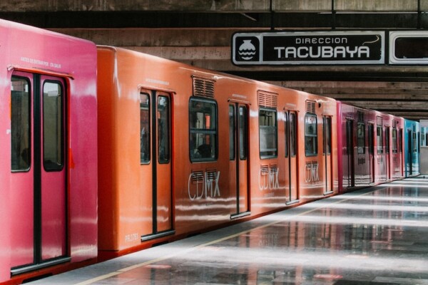 Photo of Mexico City metro train at Tacubaya station