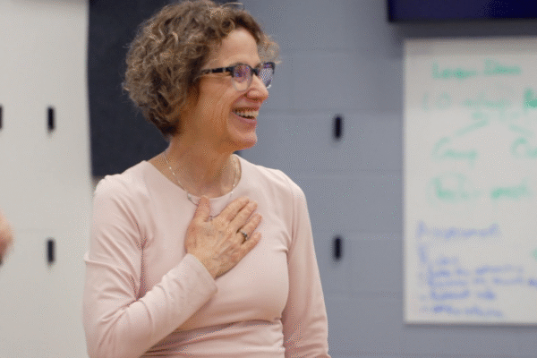 Peggy observes her students in the VR lab.