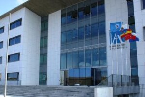 Photo of the university from the outside