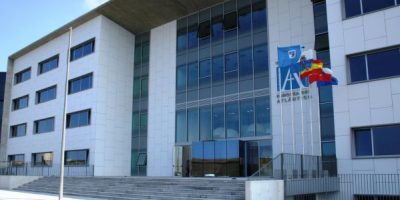 Photo of the university from the outside