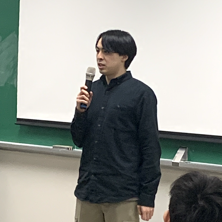 Rui gives his speech.