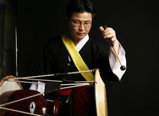 dong-won-kim, drummer, percussionist, artist in residence, carleton university