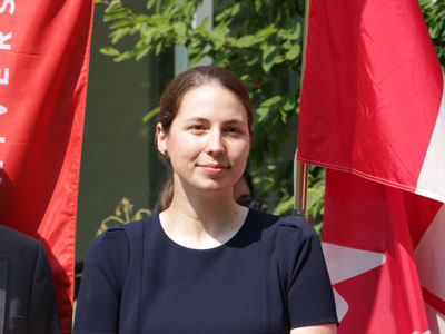 Prof. Cynthia Cruickshank takes part in an outdoor funding announcement for her research project.