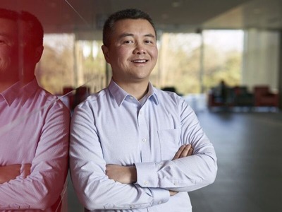 A photo of Guoliang Frank Jiang, an Associate Professor of International Business