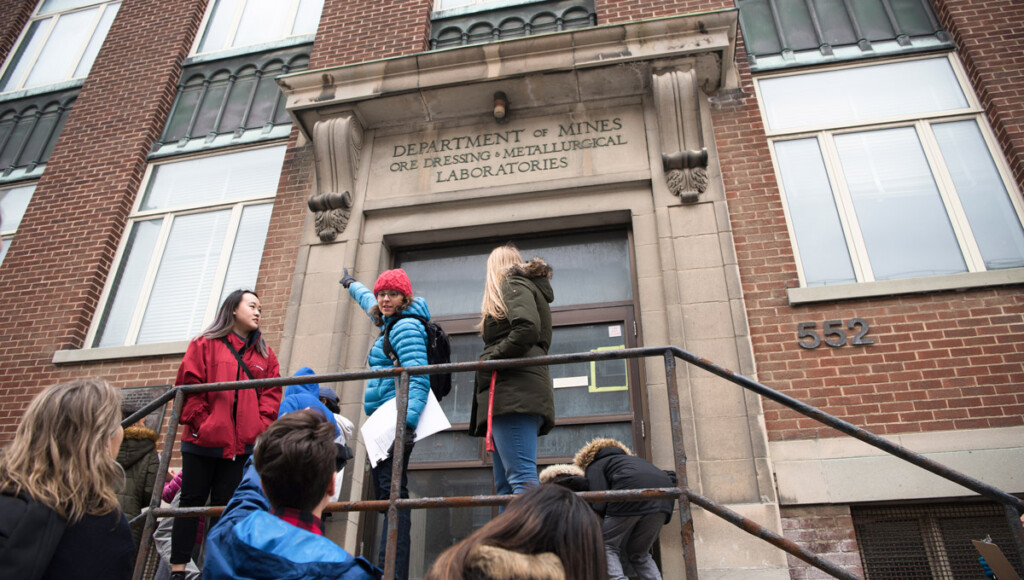 Prof. Mariana Esponda teach elementary students on the steps of the Booth Street complex.