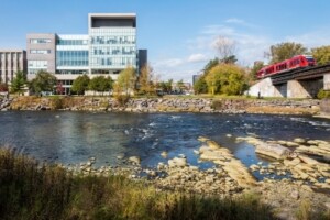 Carleton Ranks Top 10 in Graduate Employability