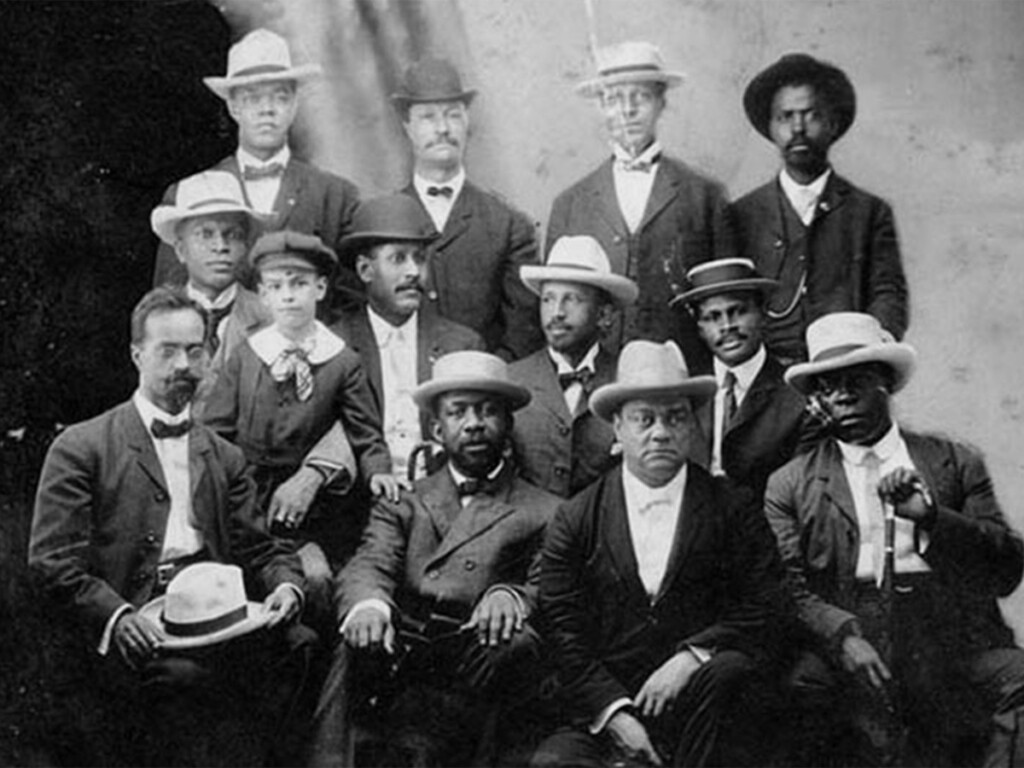 The first members of the NAACP, meeting in Canada in 1905