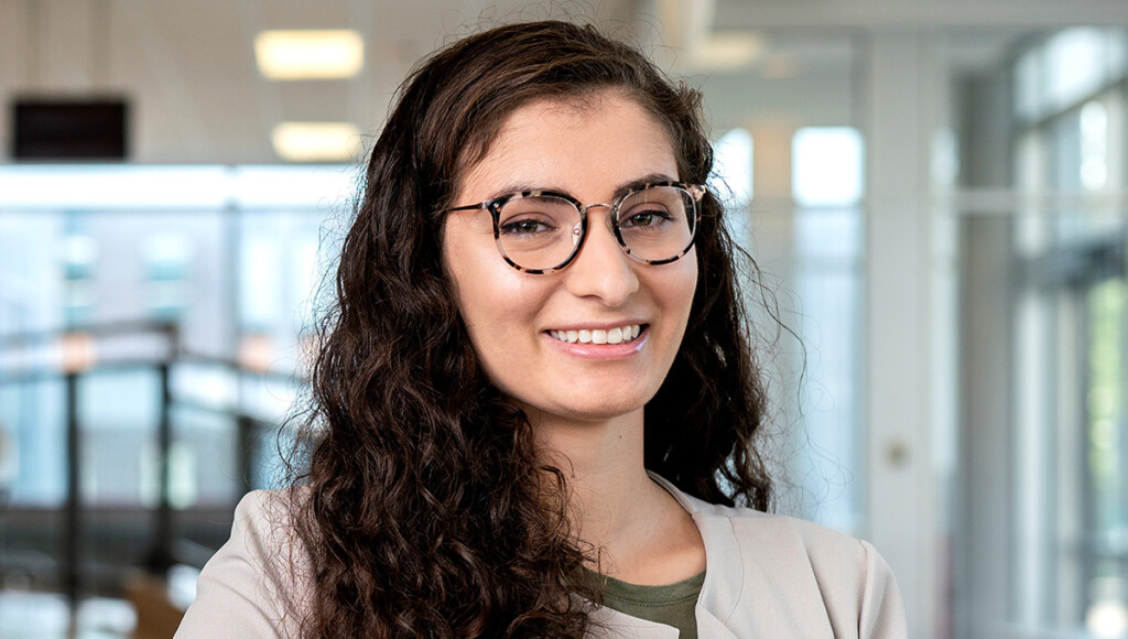 Mechanical Engineering Graduate Wins Board of Governors Award for Outstanding Community Achievement