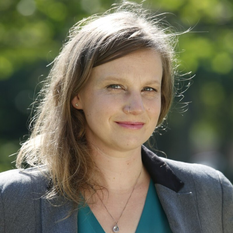 Headshot of Jennifer Drake