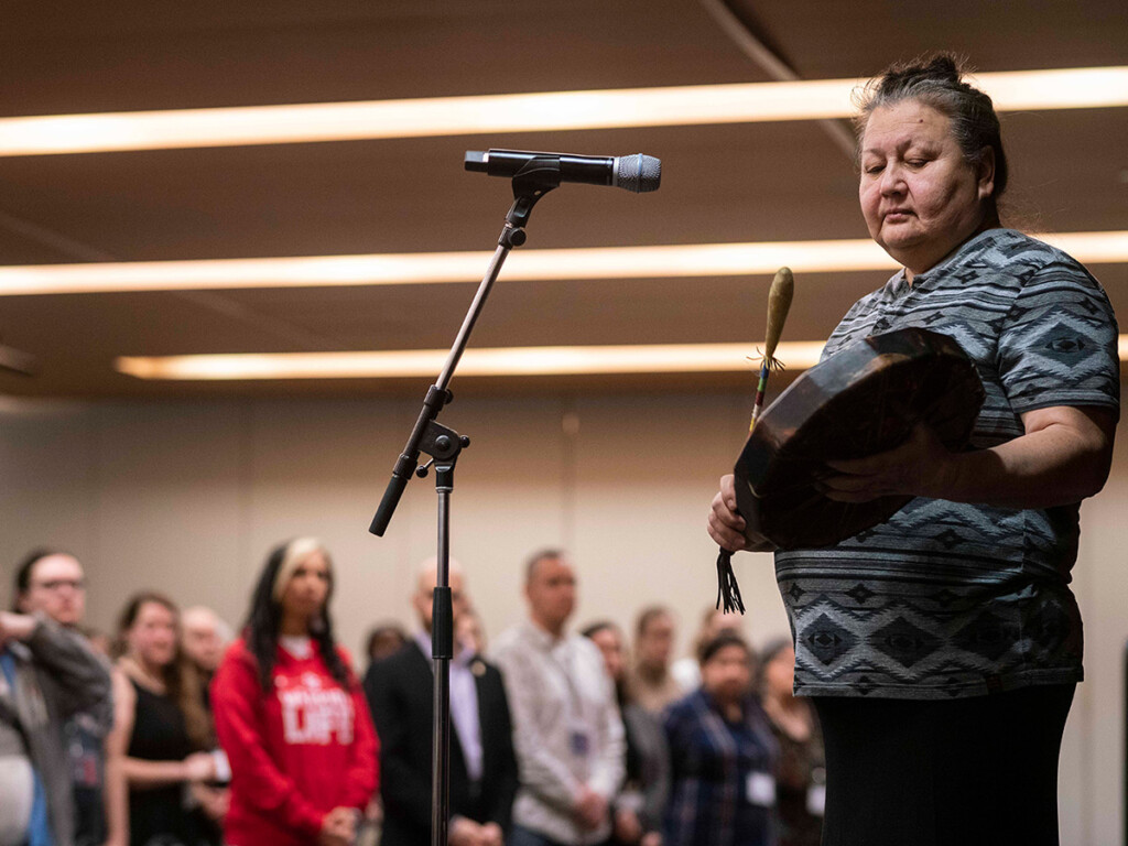 Kinàmàgawin Symposium Focuses on Indigenous Identity and Sovereignty