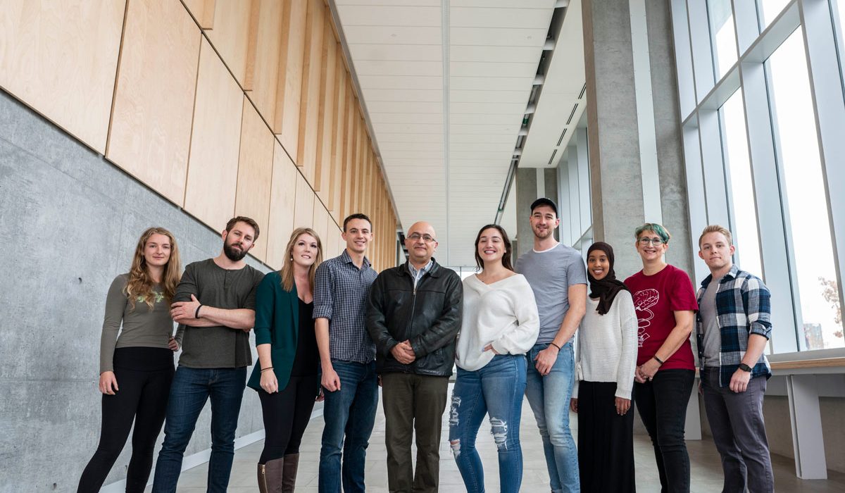 Students and faculty in Carleton's Neuroscience program pose in the entrance hallway of the new Health Sciences Building. The Society for Neuroscience Ottawa Chapter, comprised mostly of Carleton University volunteers, has won the Society for Neuroscience’s 2018 Chapter of the Year (COY) Award—a prestigious recognition of its unique outreach in teaching people about the brain.