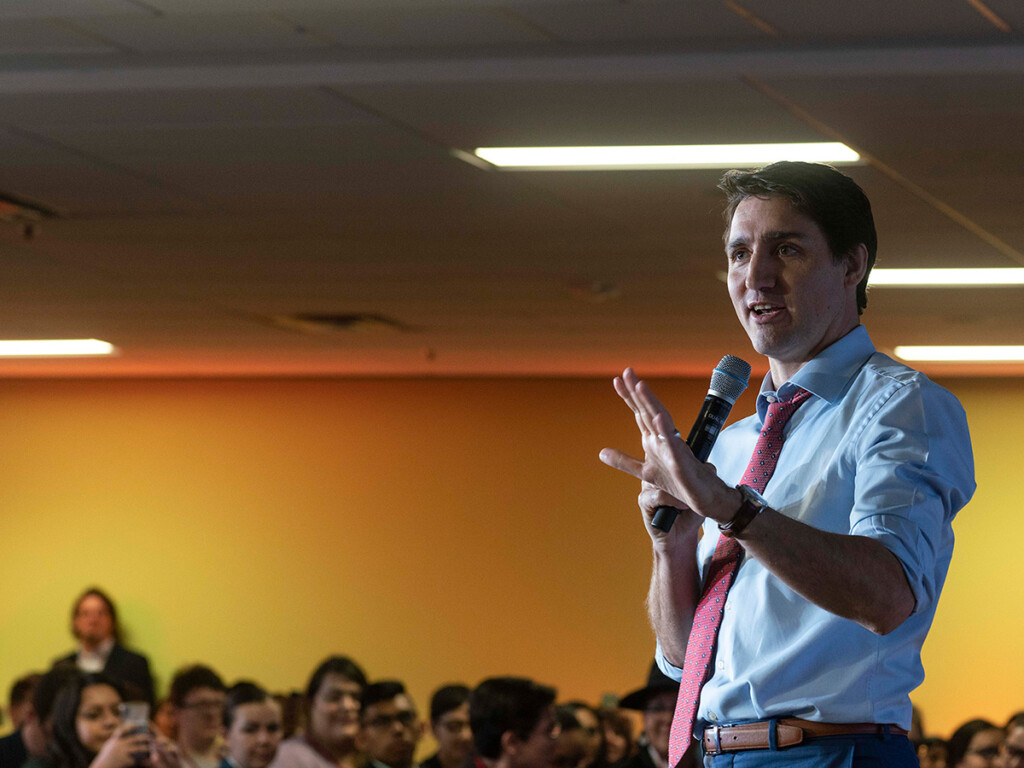 PM Trudeau Visits Summit at Carleton