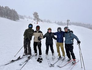 Pic of group of friends outdoors in ski gear