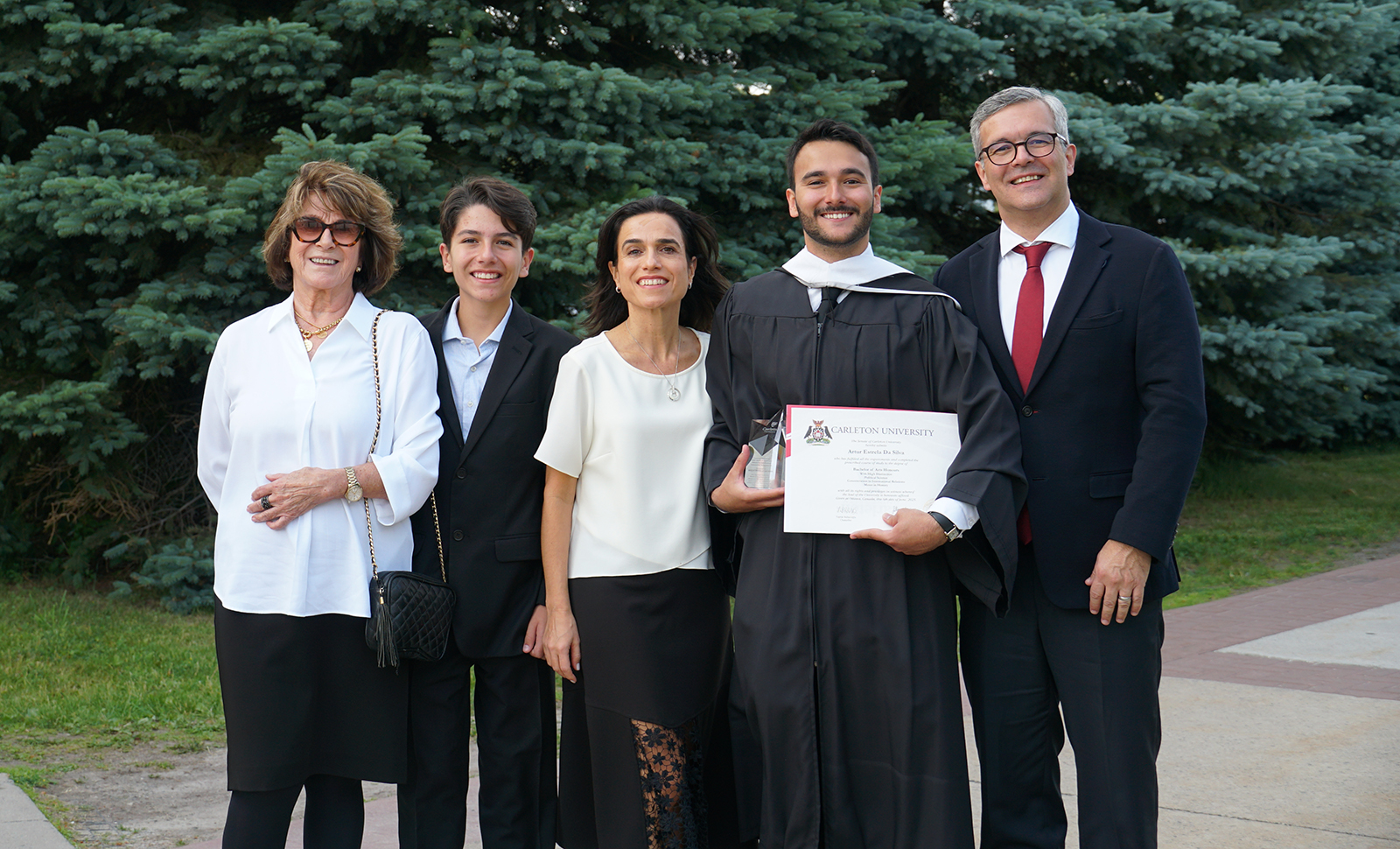 photo of Artur Estrela Da Silva and family