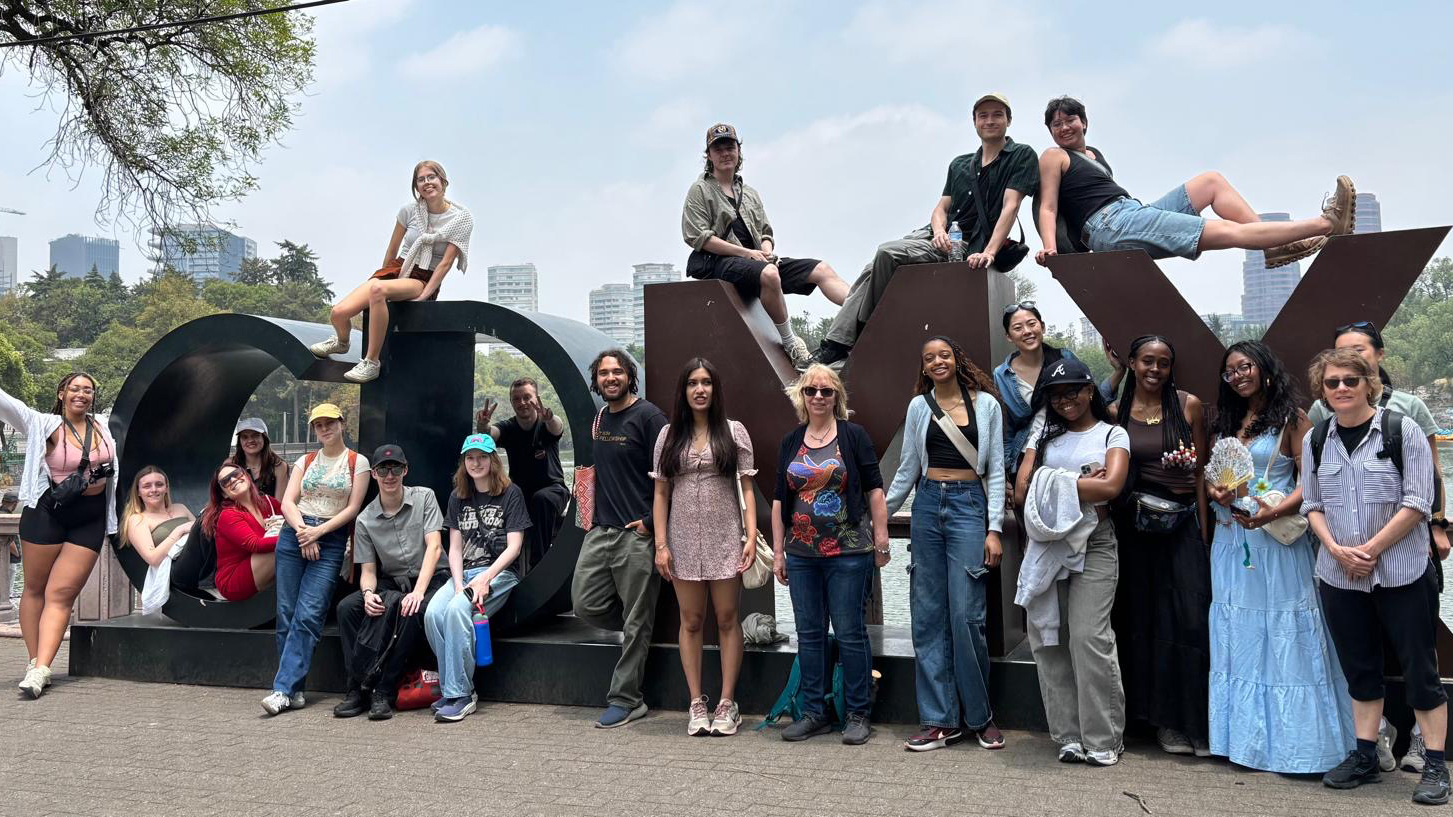 photo of students in CDMX field course