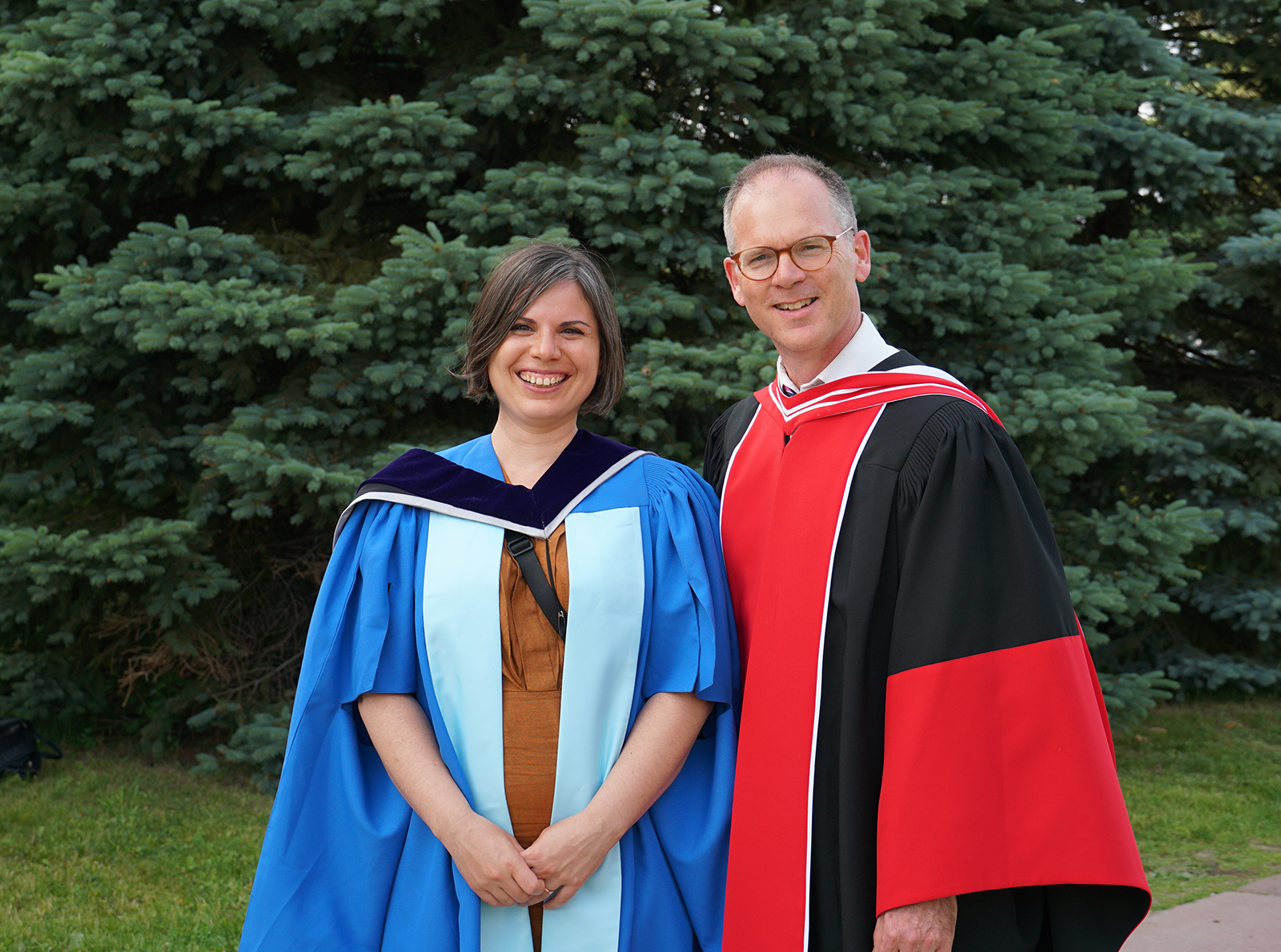 photo of PhD grad Elsa Piersig with PhD supervisor Jonathan Malloy