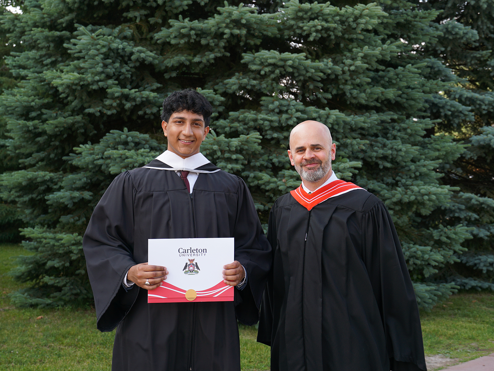 Picture of Mujtaba Hussain and HRE supervisor Steve White
