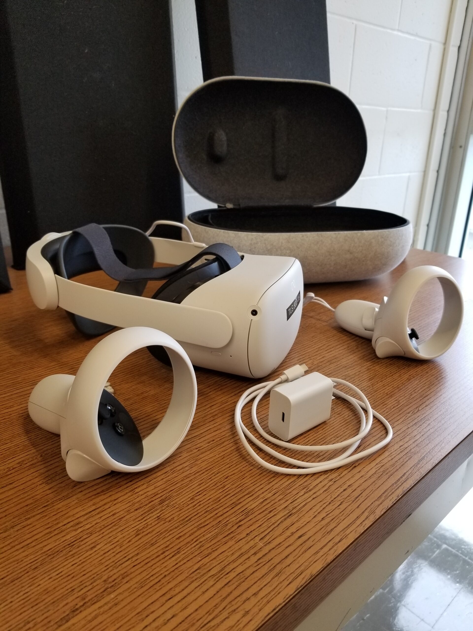 Meta Quest 2 Headset with Elite Strap with Battery and Carrying Case