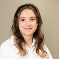 Profile photo of Lauren Gowans