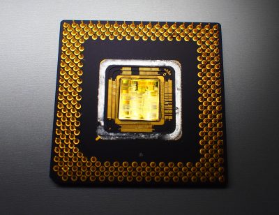 Intel 486 with exposed die
