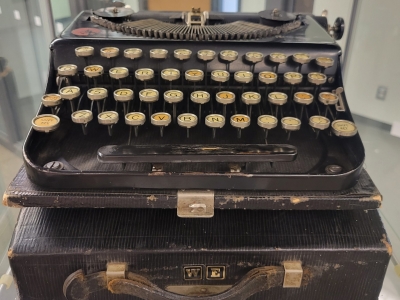 Photo for the news post: Oliver No. 5 Typewriter